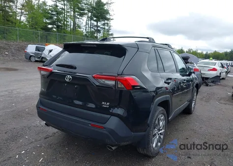 2023 Toyota Rav4 Xle Premium z USA, uszkodzony, nr VIN 2T3A1RFV7PC345557
